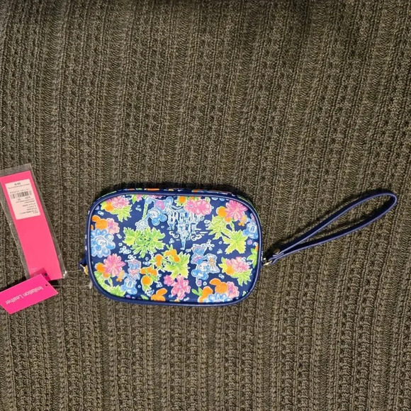 Disney Parks X Lilly Pulitzer Gillie Wristlet in Aegean Navy NWT - Picture 4 of 6